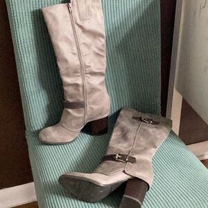 Fergilicious boots gray/brown sz 8